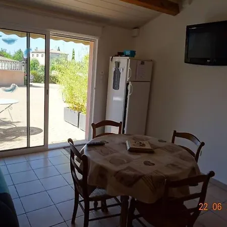 La Golondrina Avec Sa Piscine, Au Calme. *