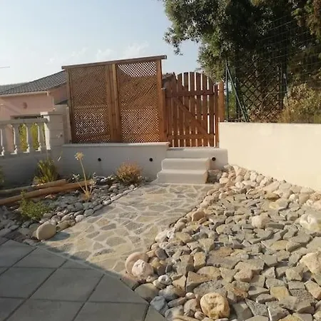 Apartment La Golondrina Avec Sa Piscine, Au Calme.