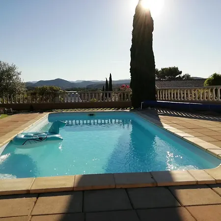 La Golondrina Avec Sa Piscine, Au Calme.